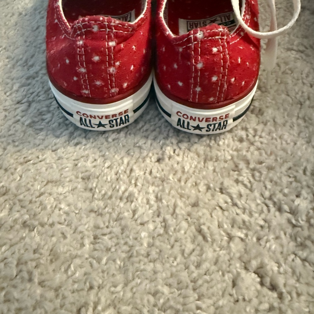New - Converse All Star Sneakers red with white stars. Size 7 - Picture 6 of 6